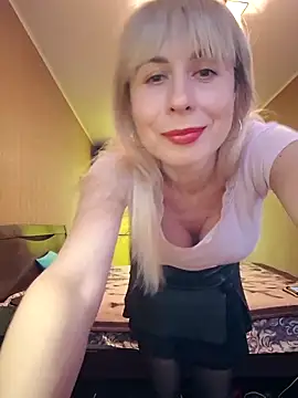 Snapshot of SelinaLovqx chatting on 02-02-26, 01:32 SelinaLovqx online show from 02-02-26, 01:32