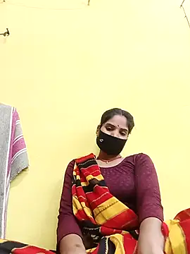 Snapshot of Shreya-750 chatting on 11-08-25, 04:07 Shreya-750 online show from 11-08-25, 04:07