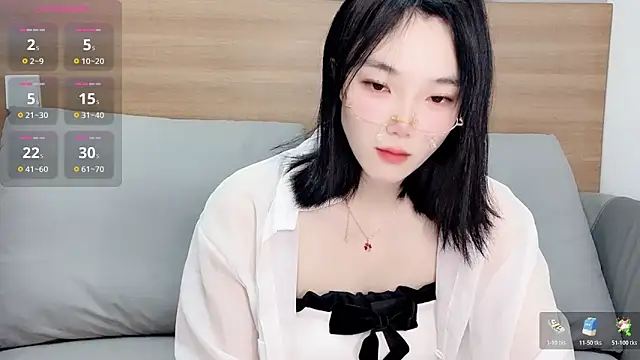 Snapshot of upoo7lt chatting on 02-11-26, 01:10 upoo7lt online show from 02-11-26, 01:10