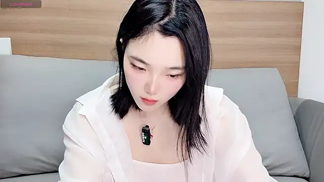 Snapshot of upoo7lt chatting on 02-12-26, 06:19 upoo7lt online show from 02-12-26, 06:19