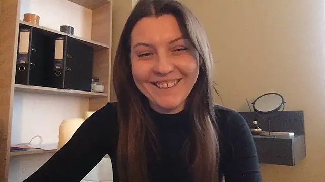 Snapshot of DollyRoma chatting on 10-22-25, 01:00 DollyRoma online show from 10-22-25, 01:00