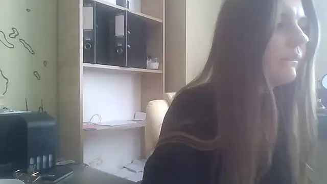 Snapshot of DollyRoma chatting on 10-27-25, 09:57 DollyRoma online show from 10-27-25, 09:57