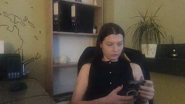 DollyRoma online show from 11-25-25, 12:38