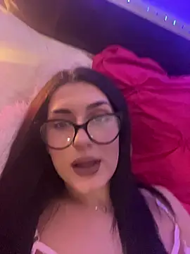 Snapshot of claraseloura chatting on 11-23-25, 08:08 claraseloura online show from 11-23-25, 08:08