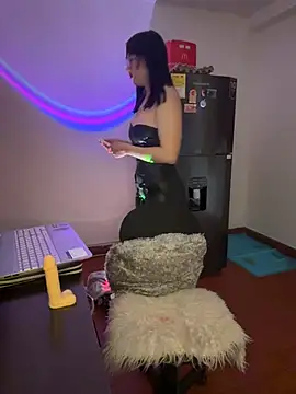 Snapshot of mistressespectra chatting on 10-26-25, 01:17 mistressespectra online show from 10-26-25, 01:17