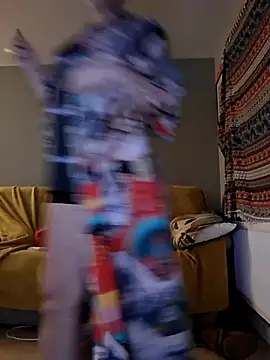 Raven Fantastic online show from 10-30-25, 02:57