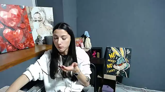 Snapshot of a_alessia chatting on 10-23-25, 01:10 a alessia online show from 10-23-25, 01:10