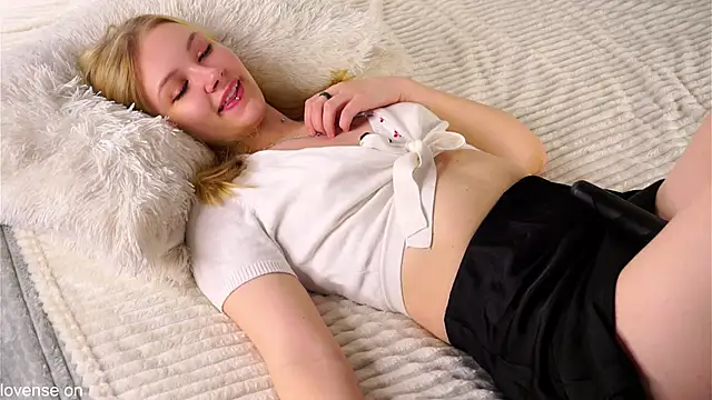 ElissaGlod online show from 11-05-25, 12:27