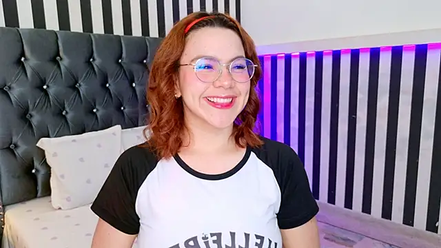 Snapshot of sussiestrawberry chatting on 10-29-25, 10:06 sussiestrawberry online show from 10-29-25, 10:06