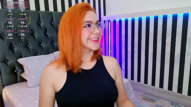 Snapshot of sussiestrawberry chatting on 10-30-25, 10:06 sussiestrawberry online show from 10-30-25, 10:06