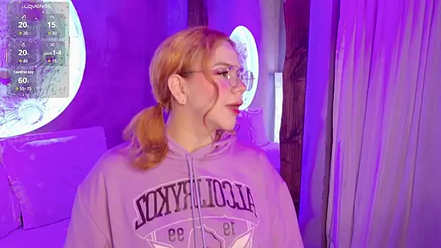 Snapshot of sussiestrawberry chatting on 11-15-25, 05:05 sussiestrawberry online show from 11-15-25, 05:05