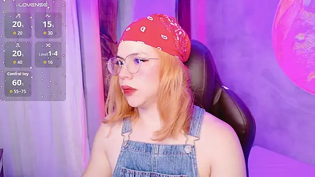 Snapshot of sussiestrawberry chatting on 11-28-25, 10:18 sussiestrawberry online show from 11-28-25, 10:18