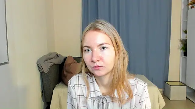 Snapshot of CathyHeximer chatting on 11-14-25, 07:18 CathyHeximer online show from 11-14-25, 07:18