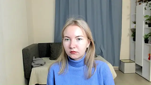 Snapshot of CathyHeximer chatting on 11-19-25, 07:30 CathyHeximer online show from 11-19-25, 07:30