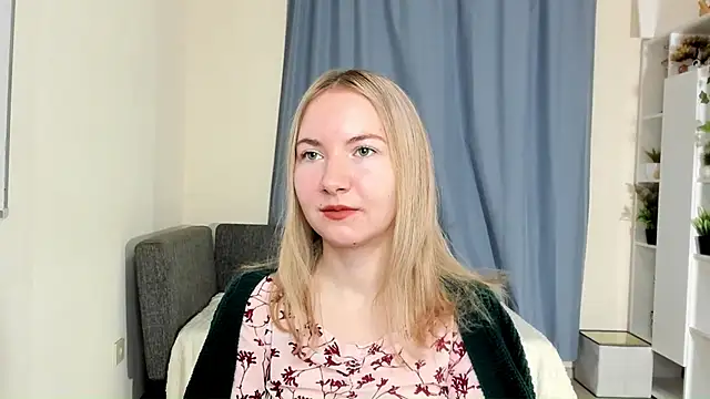 Snapshot of CathyHeximer chatting on 11-24-25, 07:41 CathyHeximer online show from 11-24-25, 07:41