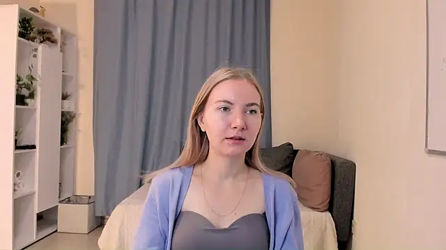 Snapshot of CathyHeximer chatting on 12-04-25, 07:28 CathyHeximer online show from 12-04-25, 07:28