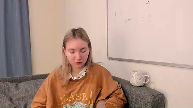 Snapshot of CathyHeximer chatting on 12-18-25, 08:31 CathyHeximer online show from 12-18-25, 08:31