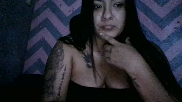 Snapshot of Jennifersbodyy chatting on 11-13-25, 04:22 Jennifersbodyy online show from 11-13-25, 04:22