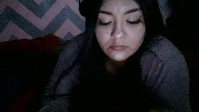 Snapshot of Jennifersbodyy chatting on 12-17-25, 02:50 Jennifersbodyy online show from 12-17-25, 02:50