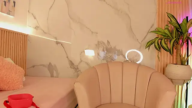 Snapshot of Fyre_divine chatting on 12-17-25, 12:33 Fyre divine online show from 12-17-25, 12:33