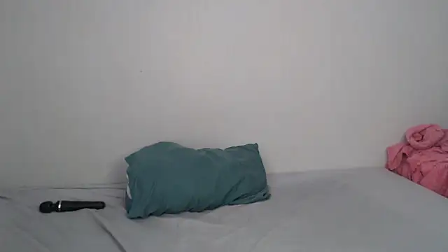 Snapshot of Sweet-PetiteX chatting on 12-16-25, 06:07 Sweet-PetiteX online show from 12-16-25, 06:07