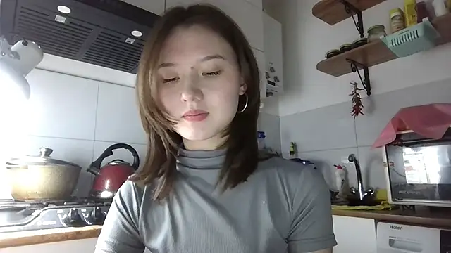 LilysTaylor online show from 11-10-25, 03:22