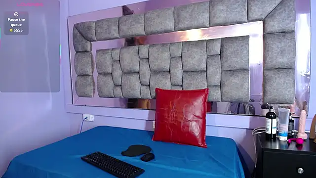 Snapshot of Gigi_Scott_ chatting on 10-25-25, 03:14 Gigi Scott  online show from 10-25-25, 03:14