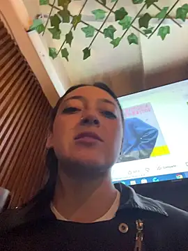 Snapshot of Lia__white chatting on 11-30-25, 01:09 Lia white online show from 11-30-25, 01:09