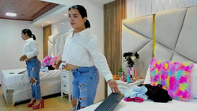 Snapshot of SweetKata_ chatting on 12-03-25, 11:41 SweetKata online show from 12-03-25, 11:41