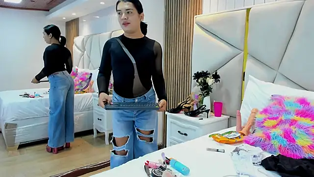 Snapshot of SweetKata_ chatting on 12-05-25, 11:41 SweetKata online show from 12-05-25, 11:41