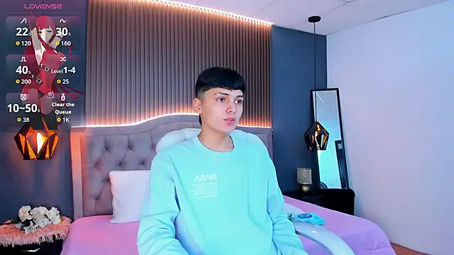 Maxii18  online show from 10-29-25, 06:42