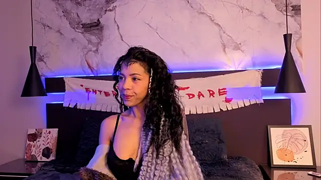 Snapshot of EvaaLilith chatting on 10-25-25, 02:35 EvaaLilith online show from 10-25-25, 02:35