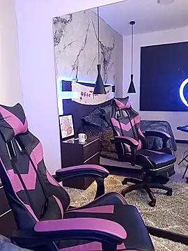 Snapshot of EvaaLilith chatting on 10-28-25, 03:04 EvaaLilith online show from 10-28-25, 03:04