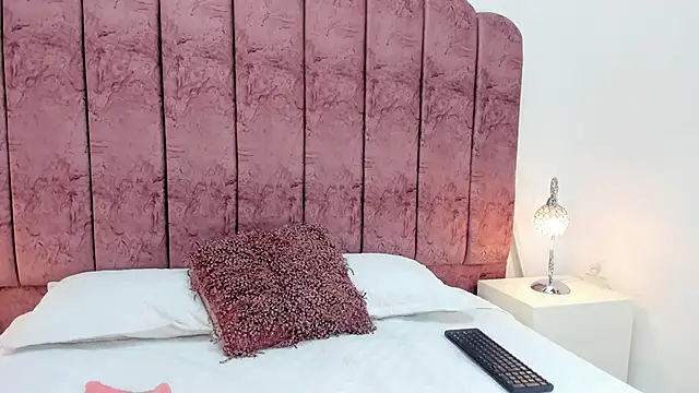 Snapshot of Videl_Star chatting on 10-28-25, 11:36 Videl Star online show from 10-28-25, 11:36