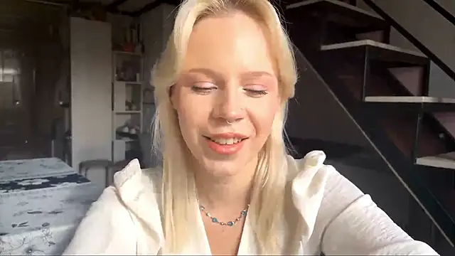 Snapshot of JinRenkes chatting on 10-24-25, 10:44 JinRenkes online show from 10-24-25, 10:44