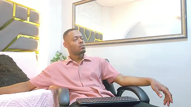 Snapshot of Neytanmalcon chatting on 11-14-25, 08:40 Neytanmalcon online show from 11-14-25, 08:40