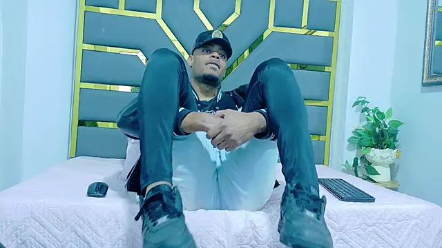 Snapshot of Neytanmalcon chatting on 11-20-25, 08:52 Neytanmalcon online show from 11-20-25, 08:52