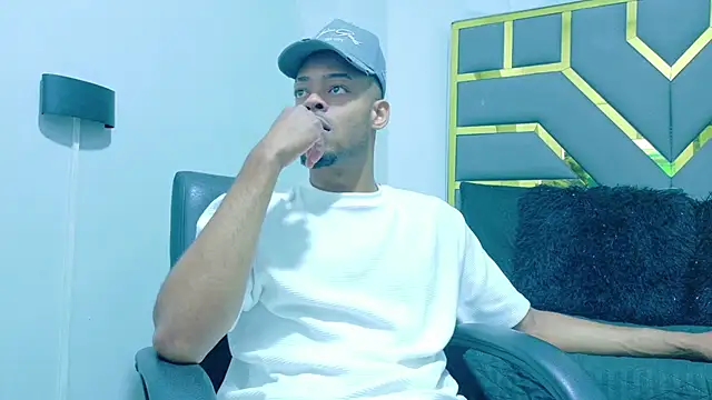 Snapshot of Neytanmalcon chatting on 11-24-25, 09:47 Neytanmalcon online show from 11-24-25, 09:47