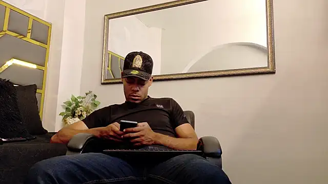 Snapshot of Neytanmalcon chatting on 12-03-25, 08:40 Neytanmalcon online show from 12-03-25, 08:40