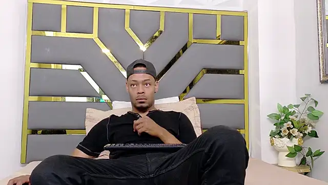 Snapshot of Neytanmalcon chatting on 12-04-25, 04:16 Neytanmalcon online show from 12-04-25, 04:16