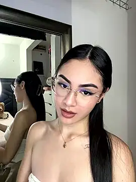 IslaCole online show from 01-09-26, 12:13