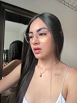 IslaCole online show from 02-10-26, 09:19