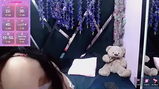 Snapshot of JulietaDiamond chatting on 11-28-25, 07:38 JulietaDiamond online show from 11-28-25, 07:38