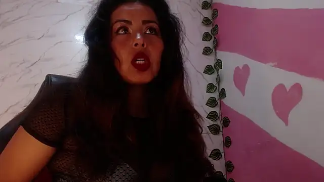 Snapshot of amara_leoncm chatting on 10-24-25, 10:55 amara leoncm online show from 10-24-25, 10:55
