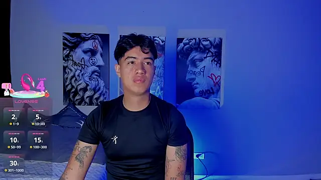 Snapshot of PabloCast_ chatting on 10-31-25, 11:22 PabloCast online show from 10-31-25, 11:22