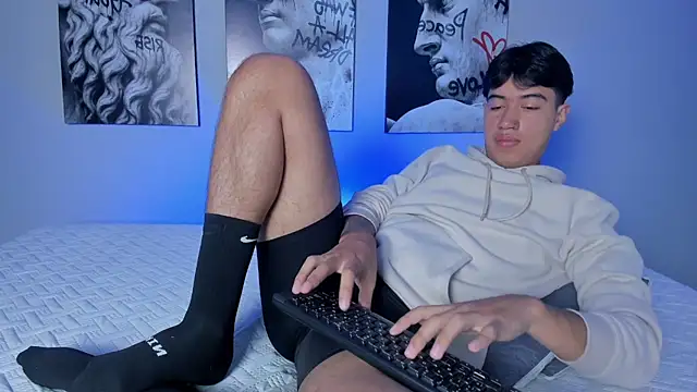 Snapshot of PabloCast_ chatting on 11-27-25, 01:24 PabloCast online show from 11-27-25, 01:24