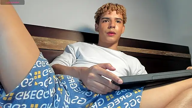 Snapshot of Daark_Eros chatting on 11-13-25, 12:20 Daark Eros online show from 11-13-25, 12:20