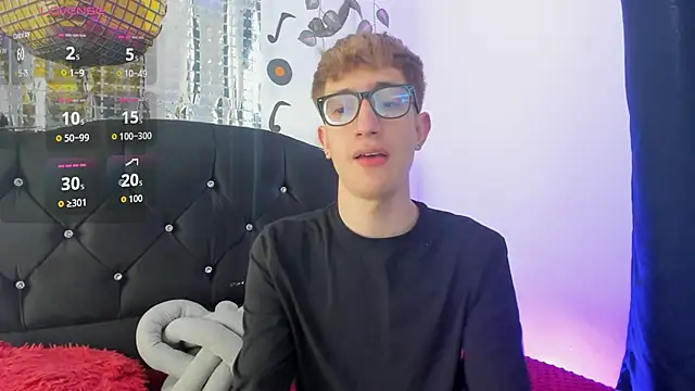 Snapshot of Erick_Taylor3 chatting on 11-06-25, 05:36 Erick Taylor3 online show from 11-06-25, 05:36