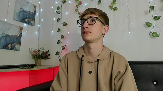 Snapshot of Erick_Taylor3 chatting on 11-13-25, 06:07 Erick Taylor3 online show from 11-13-25, 06:07