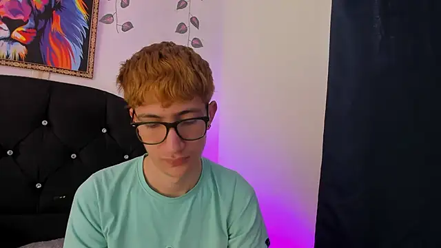 Snapshot of Erick_Taylor3 chatting on 11-18-25, 06:01 Erick Taylor3 online show from 11-18-25, 06:01